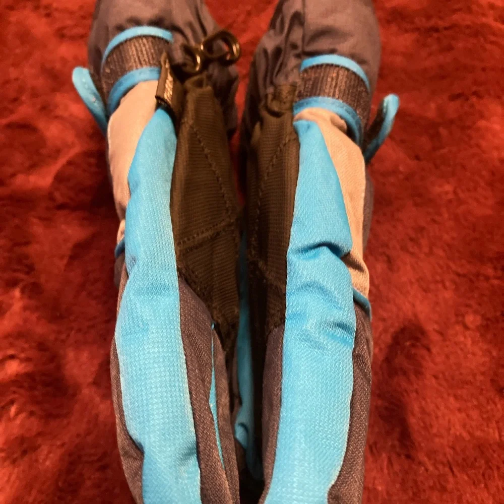 Boys Thermolite warm color block gloves